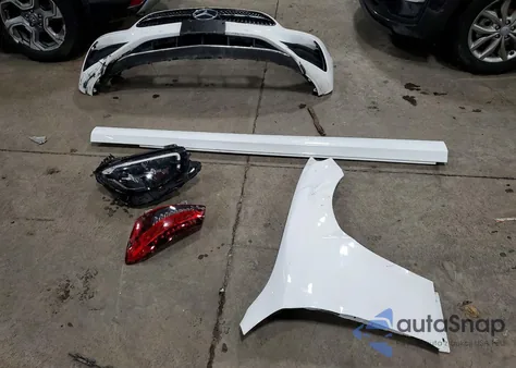 2023 Mercedes-Benz E 350 4Matic z USA, uszkodzony, nr VIN W1KZF8EB6PB182919